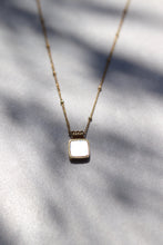 Load image into Gallery viewer, Dee Necklace White.