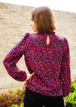 Load image into Gallery viewer, Back view of the Floral Print Top.
