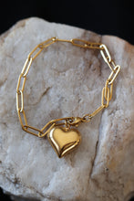 Load image into Gallery viewer, Chunky Gold Heart Bracelet – 18K Gold Plated Stainless Steel Paperclip Chain
