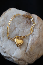 Load image into Gallery viewer, Chunky Gold Heart Bracelet – 18K Gold Plated Stainless Steel Paperclip Chain
