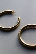 Load image into Gallery viewer, Tiff Hoop Earrings - Gold
