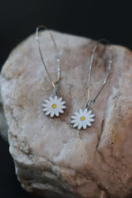 Load image into Gallery viewer, Silver Daisy Dangle Earrings
