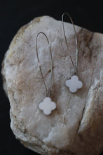 Load image into Gallery viewer, Silver and White Clover Dangle Earrings 
