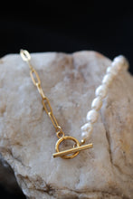 Load image into Gallery viewer, Gold Pearl Toggle Necklace – 18K Gold Plated Stainless Steel Paperclip Chain &amp; Pearl Necklace
