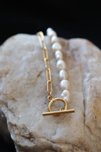 Load image into Gallery viewer, Gold Pearl Toggle Necklace – 18K Gold Plated Stainless Steel Paperclip Chain &amp; Pearl Necklace
