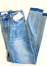 Load image into Gallery viewer, High Rise Cropped Skinny Jeans
