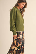Load image into Gallery viewer, CONTRAST KNIT SCALLOPED EDGE SWEATER MSW11114: Olive / S
