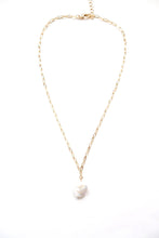Load image into Gallery viewer, Gold Chain Necklace With Pearl

